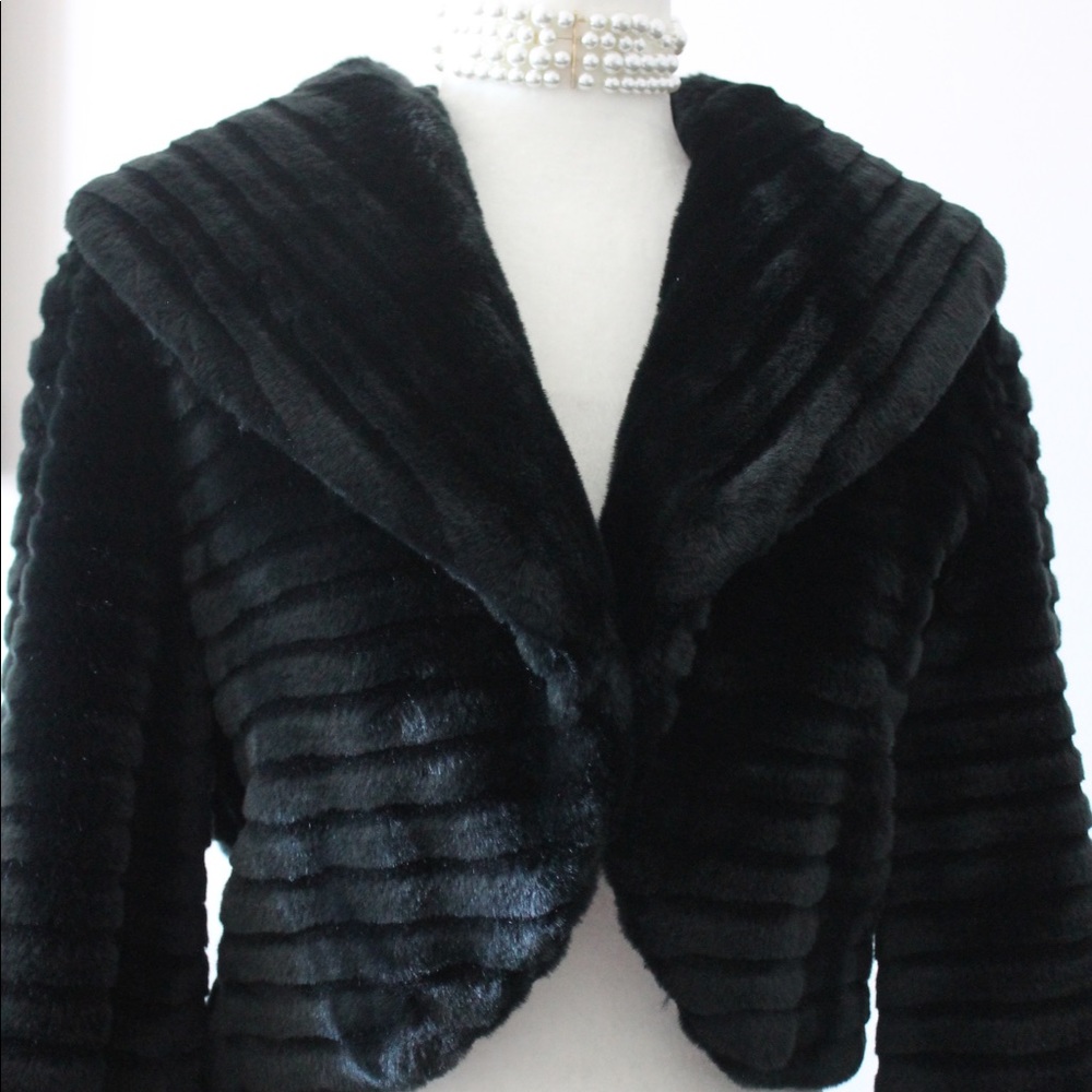 Laura Boutique Faux Fur Bolero